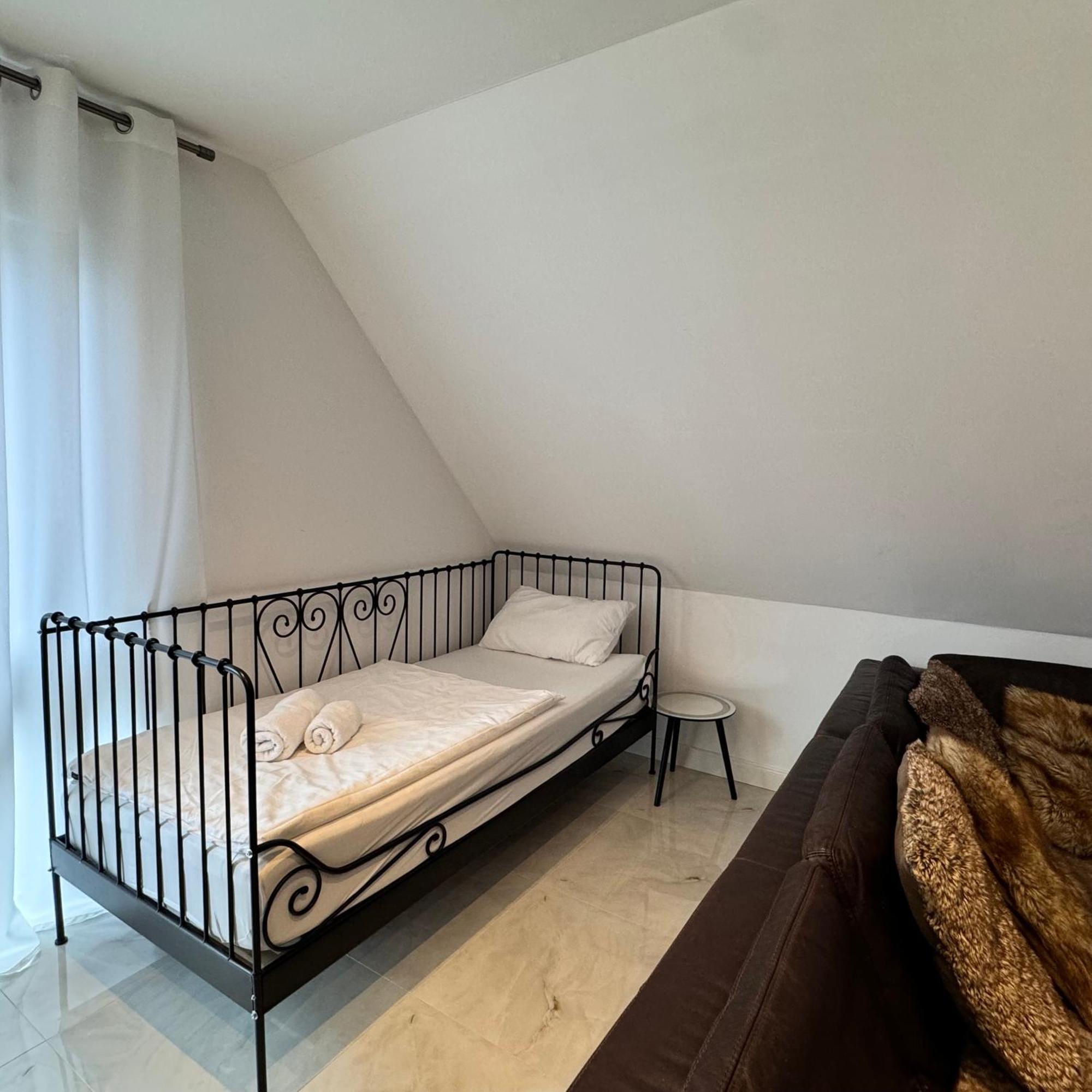 Relaxdays-Apartments 1 Garten Und Pool-Mitbenutzung, Wallbox, Kostenloser Parkplatz, Kontaktloser Checkin, Wifi Mit Smarttv 居特斯洛 外观 照片
