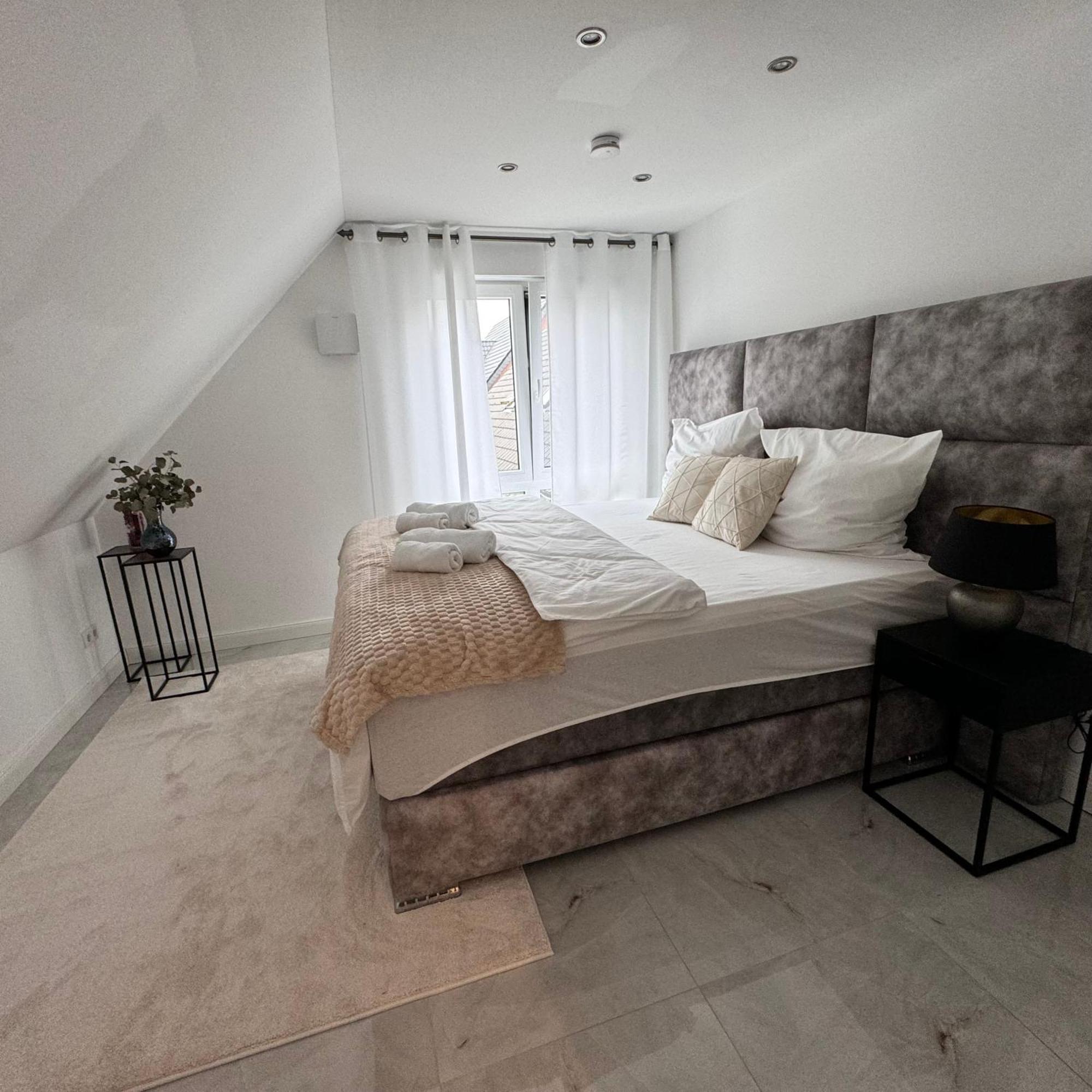 Relaxdays-Apartments 1 Garten Und Pool-Mitbenutzung, Wallbox, Kostenloser Parkplatz, Kontaktloser Checkin, Wifi Mit Smarttv 居特斯洛 外观 照片